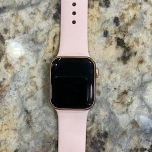 Apple Watch - 6 Series (40mm) Gold Aluminum Case Pink Sand Sports Band